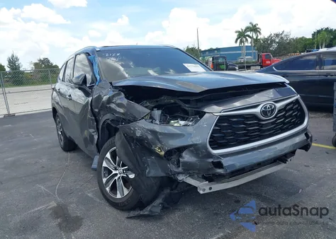 2021 Toyota Highlander Xle from USA, damaged, VIN 5TDGZRAH1MS537122